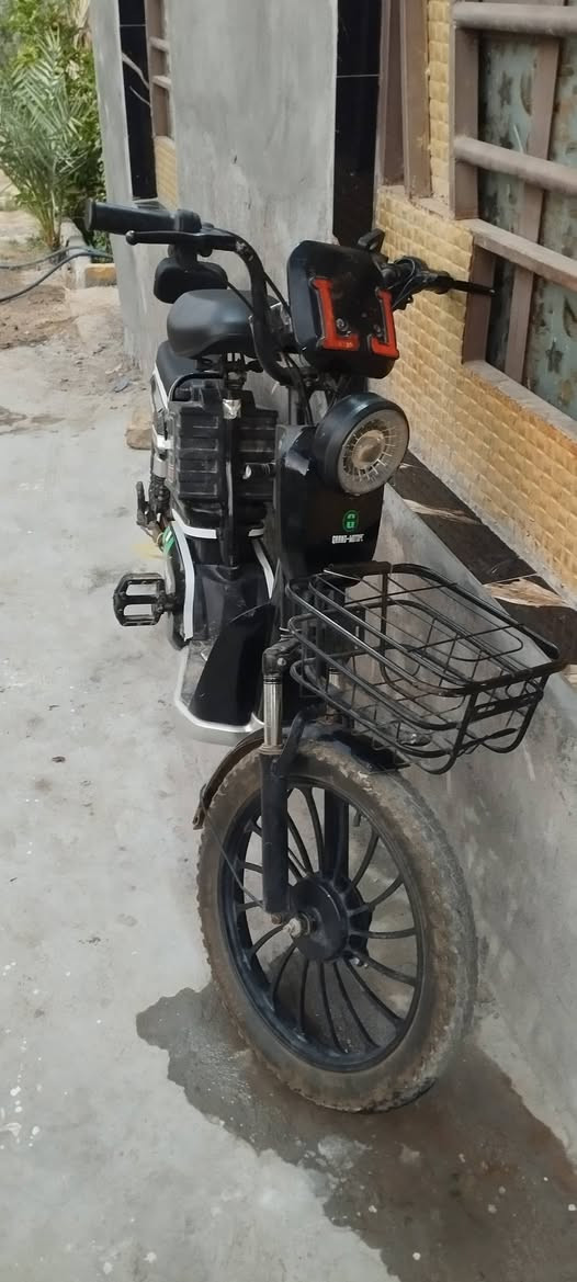 بايسكل شحن للبيع مثل ما واضح بالصورة 
السعر 400
طويريج /الخيرات 
***********
