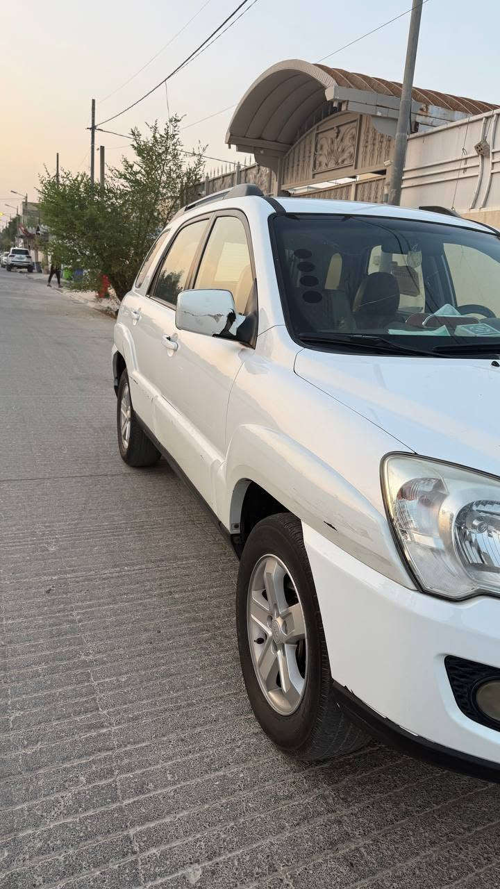 سبورتج 2009 خليجي
بيهه تعديل عالبارد باب السدر نهاية الباب شي قليل فقط 

فتحه سقف 

رقم نجف بأسمي 

كير محرك تبريد شغال
بيه شاشة وكاميرا خافية 

محرك 2000.  4 سلندر 

السياره نضيفه 

مكاني نجف 

سعر 119 وبيههً مجال للشراي 

 للاستفسار الاتصال على الرقم او على الواتساب

***********
