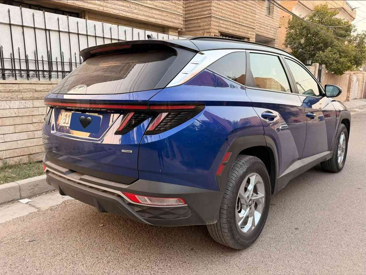 السلام عليكم  توسان 2022 للبيع فقط 

السعر 164 ورقه مجال بسيط 

محرك 2500 
تحويل مباشر هزه وسنويه كامله 
بيه صبغ خافه جاملغ رقمها بغداد
مواصفات حلوه وذكيه 
شاحن لاسلكي 
بصمه 
دخول ذكي  
كار بلي 
شاشة كامرة خلفية 
رادارت 360 درجة
كشنات وتدفئة بالكشنات 
تبريد قطعتين 
وضعيات قياده 
هاند بريك دگمه
اوتو هولد 
خاصية إطفاء المحرك بالازدحام
خاصية النزول من المنحدرات
مثبت سرعه تفاعلي ومحافظة على المسار 
شاشة عداد ايباد
تشغيل عن بعد 
ماشية 44 الف  
السياره احله من الصور وجاهزه من كل شي مكانها بغداد 

***********
