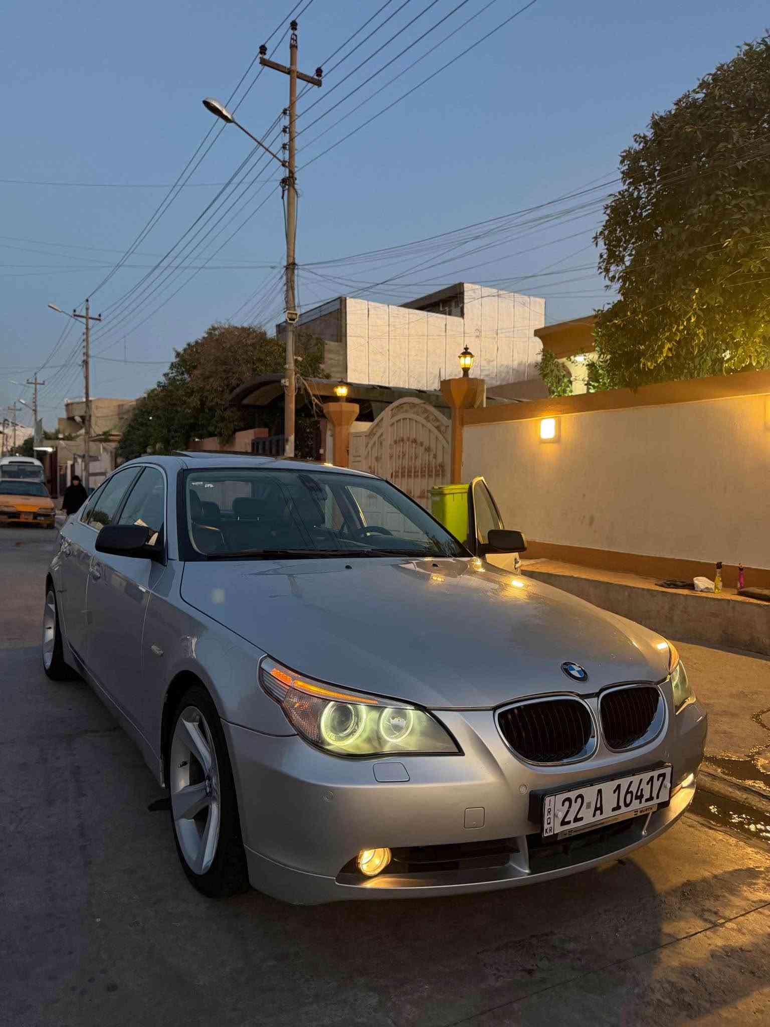 السلام عليكم Bmw 2007 محرك 525 نوزل قصير رقم اربيل جديد شرط تحويل كير محرك بشرط السيارة 📍بيها قطعة وحدة صبغ بدون دواخل والباقي كله بلاد لا مصبوغة جمالية ولا شي كلها بلادية ومكفولة تبريد كامل جديد فريز كمبريسر كله جديد تخم تاير تايلدني جديد صدر بشرط كهربائيات كلها بلاد وبشرط جامة امامي جديد منضومة زينون بلادي تخم بلكات جديد باتري جديد دسكات ايضاً  السيارة كلها بلادية وعليها ادامة عامة ترايك للبصرة ماشيه 275 الف حقيقي 
مواصفات
1 فتحة سلايد 
2 بصمة 
3 تحكم ستيرن وشاشة 
4 كشن كهرباء وخزن ميموري 
5 مراية قلاب 
مكان السيارة كركوك 
السعر 122 وبيها مجال 
*********** كركوك, العراق
