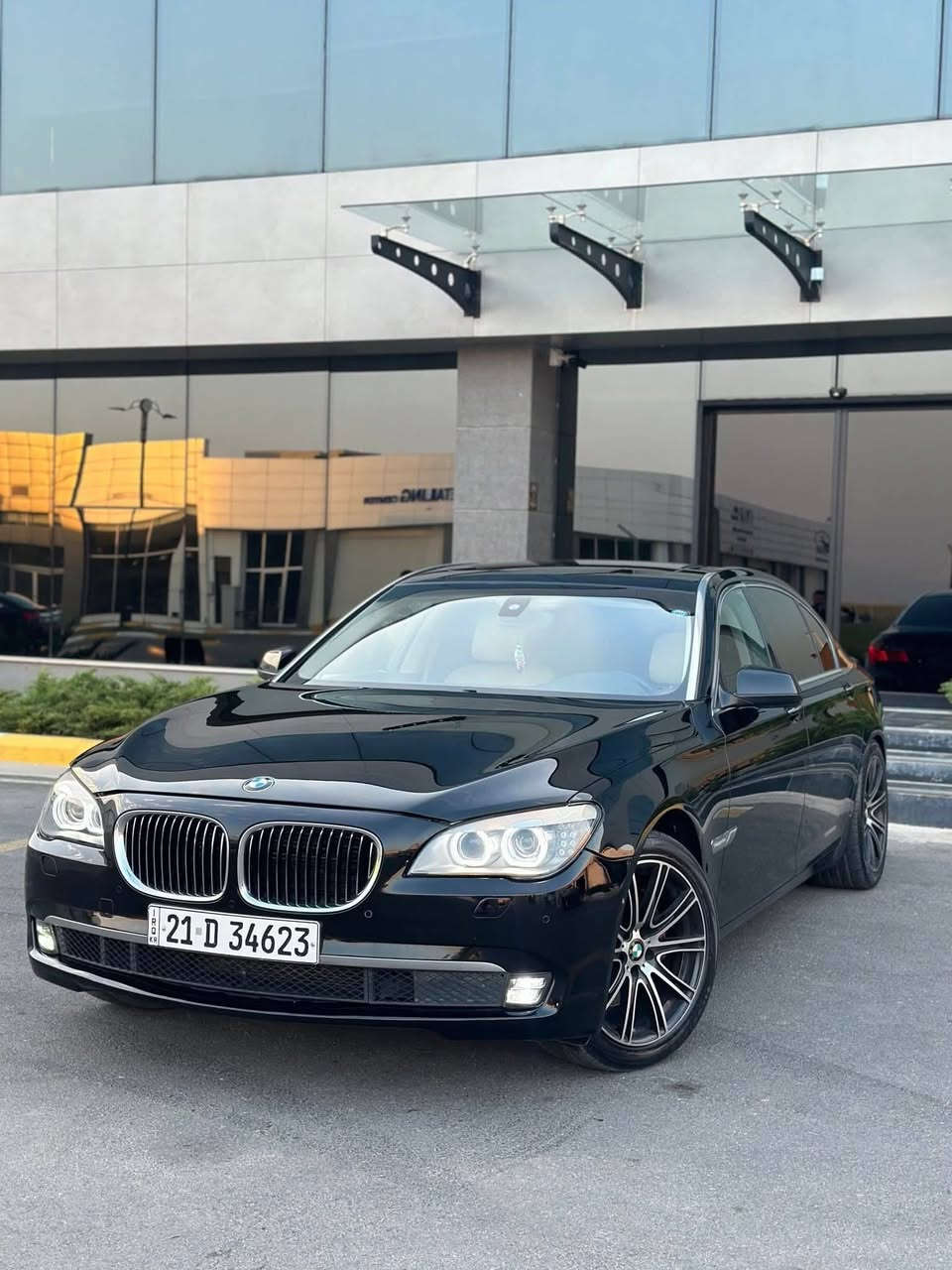 Bmw 730
موديل ٢٠١١
خليجي وكاله العروش
السياره مكفوله من كلشي ومابيهة اي نقص وجديد مسويلهة سيرفس عام التراي مالتهة مال سياره زيرو وانطيهة بشرط ترايك للبصره
المواصفات =

شاشه جبيره
تعرض كار بلاي ويوتيوب
تبريد مركزي
ثلاجة
تبريد مكان الاكواب
٥ بردات
صندوق شفط
لايت داينمك
سلايد جبير
محرك n52 المرغوب
فول  مواصفاتهة واهل الخبره يعرفون شنو بعد بيهة مواصفات
السعر ١٩٥ ورقه
للاستفسار ***********

