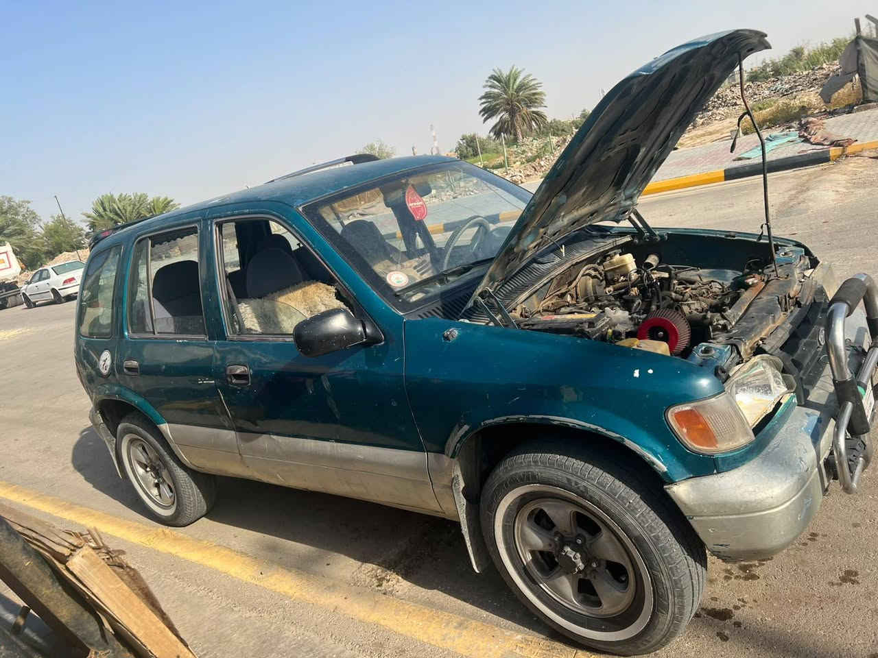 سلام عليكم سياره للبيع خير من الله كير محرك ونجي كربلاءي  رقم بغداد سياره خير من الله قيم وخذه مكاني بلكوت ***********
