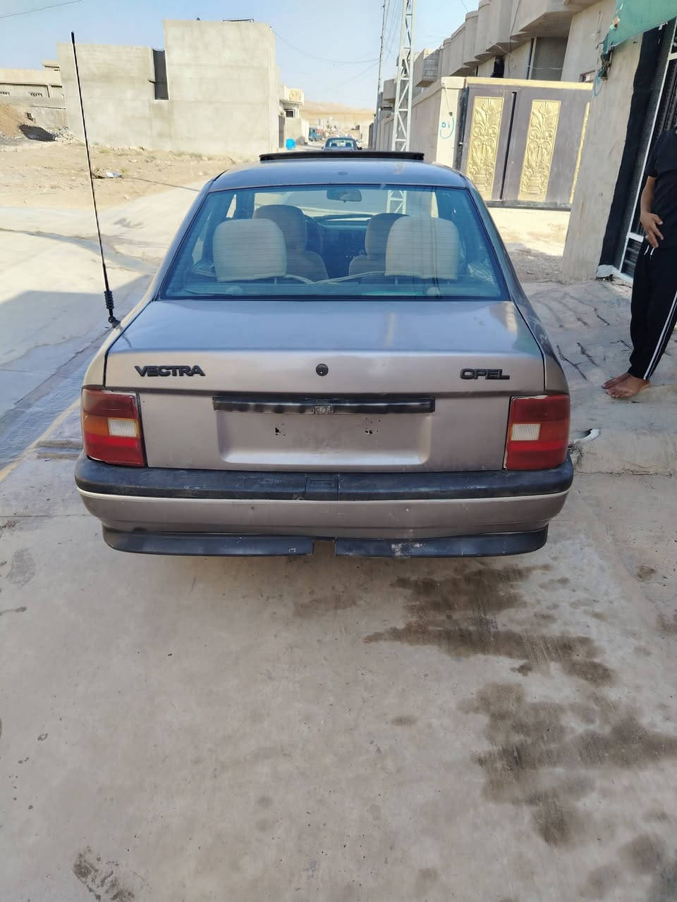سلام وعليكم فكترا حجم عشرين موديل91 كير عادي محرك شرط ابيع فحم شرعيها بعغره مندي توصل ويه السعر 20وبي مجال مكني موصل ناحيه زمار ***********
