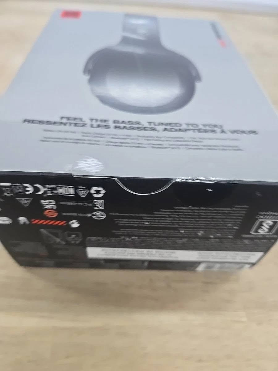 توفرت skullcandy crosher Evo النسخة المعدله صوت أعلى وباز اقوة شرط اذا مو مفولة ترجع جديدة السعر خاص الشراي فقط رجاءا
