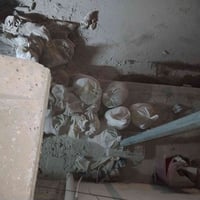 عيني هذا جص الي يحتاجه يجي يأخذه بلكواني جاهز بس تحمل حي الجواين يم جا...