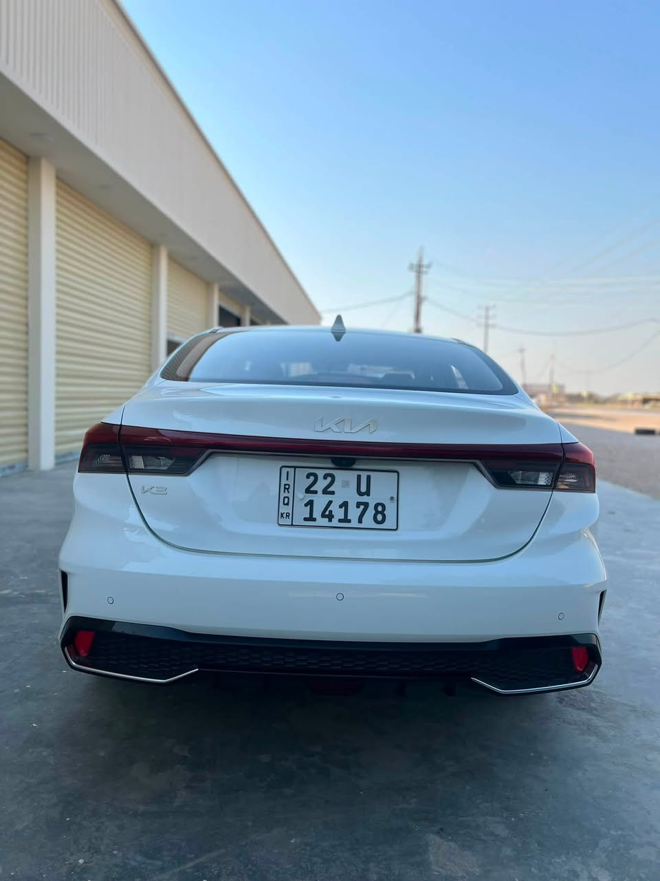 كيا كي 3
موديل ٢٠٢٥ 
محرك ١٥٠٠ 
كفاله عامه بيها شخط خفيف بل دوسه
ماشيه 26 الف
فول مواصفات فتحه
 بصمه 
سلايت 
روف 
تحكمات ستيرن 
شاشه 
حساسات امامي خلفي 
اشاير مري داخل جلد 
السعر ب140 مجاال قليل للشراي 
***********
