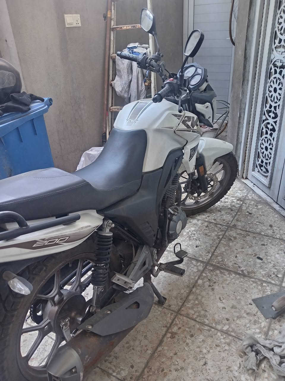 للبيع
دراجة نارية، KEEWAY RK200
الدراجة موديل 24 مشتغلة دلفري
ماشية ٥٤ الف، خوذة +كفوف للمشتري
رقم اربيل ، تحويل مكتب وكالة المصاريف مدفوعة
السعر 1800000 وبيها مجال لليستاهل
للتواصل  ***********
