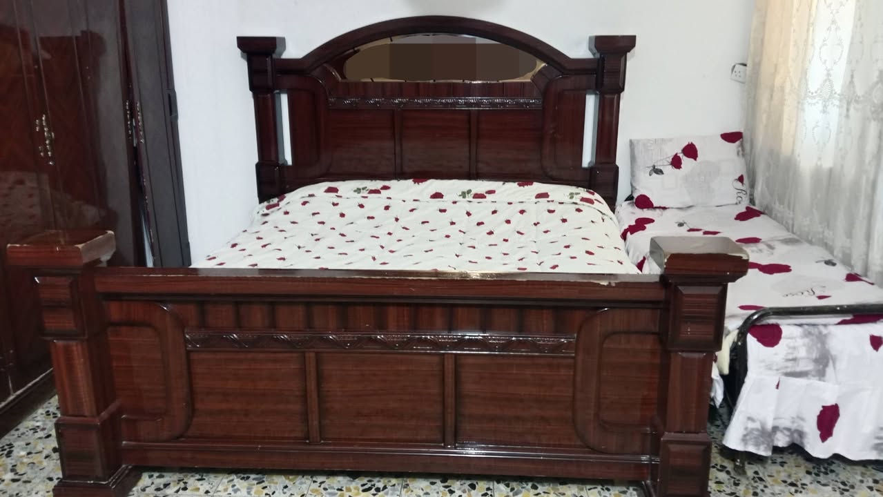 السلام عليكم ورحمه الله وبركاته بيع مستعجل مكاني حي العامل ١٥٠ للاستفسار ***********
