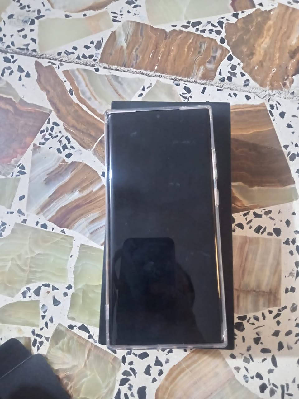 السلام عليكم جهاز لبيع Samsung not 20ultr
جهاز نظيف مع كامل ملحقاته شاحنه وسماعات  واثنين كفرات جهاز ذاكرته 256والرام 12 مكفول سعره 375وبي مجال بسيط عنواني بابل ***********
