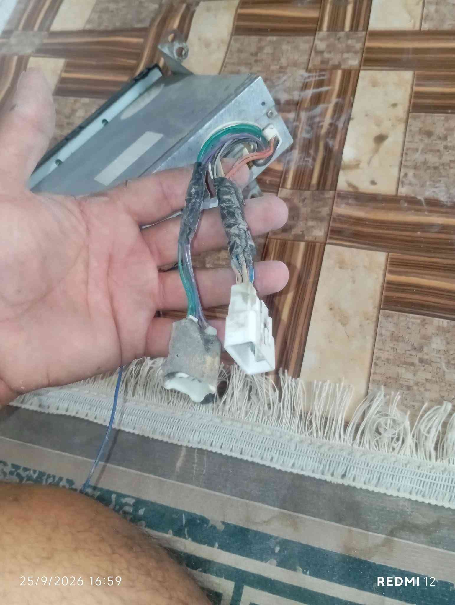 للبيع مسجلات مال نيفاره الصلي يرهم عله اي سياره العدد 3سعره الواحد 40الف اوبيه مجال لاستفسار انتصل ***********

نص مكتوب في الصور:
- 25/9/2026 16:58 REDMI 12
- 25/9/2026 16:58
- REDMI 12
- 25/9/2026 17:00 REDMI 12
- 25/9/2026 16:59
- 25/9/2026 16:59 REDMI 12