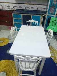 ميز طعام • جديد • ٤ كراسي