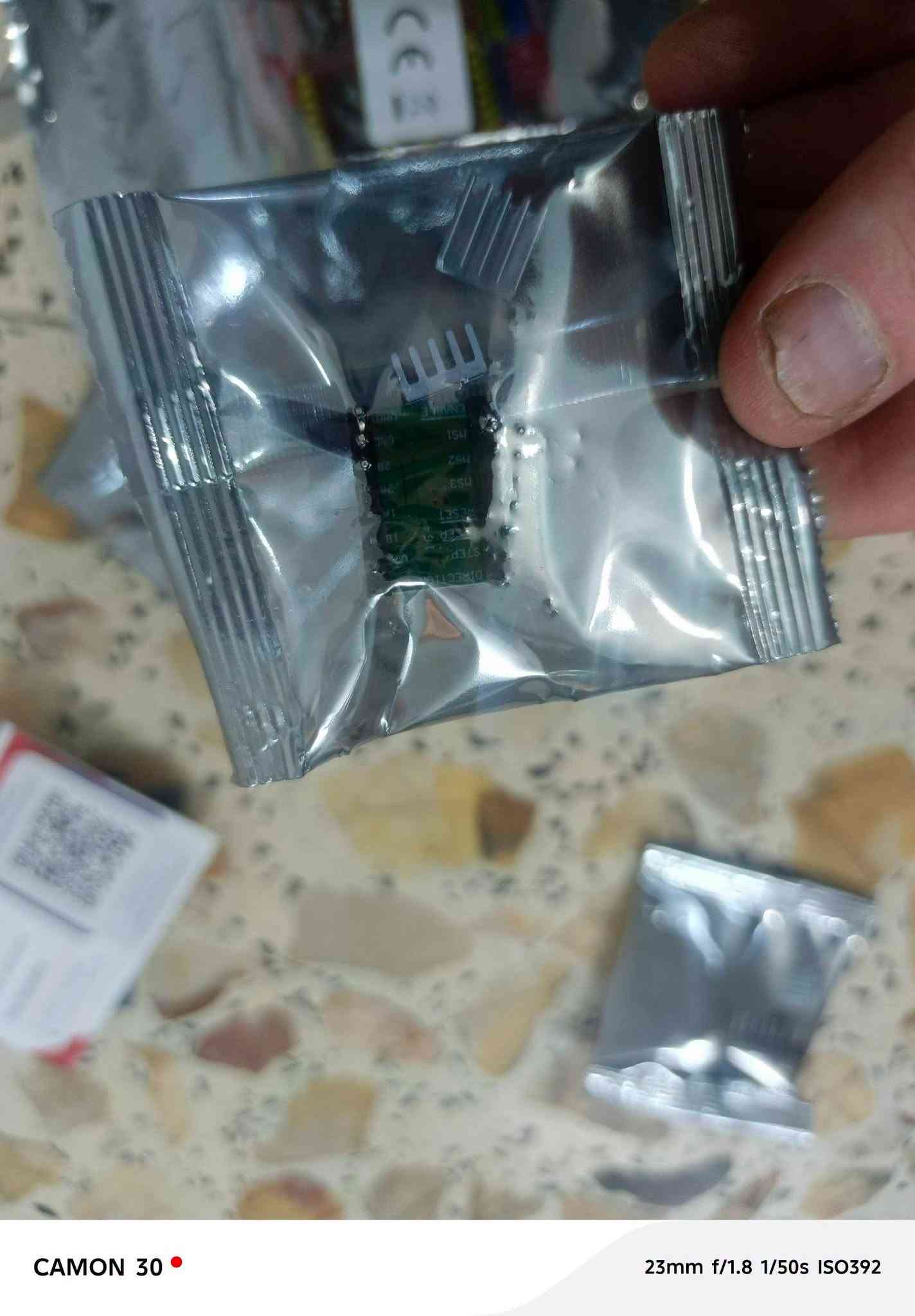 قطع كترونيه الي تفيده ينطي سعر وبالعافيه عليه مجموعهم خمس قطع

نص مكتوب في الصور:
- CAMON 30 23mm f/1.8 1/50s ISO384
- CAMON 30 23mm f/1.8 1/50s ISO564
- CAMON 30 • 23mm f/1.8 1/50s ISO528
- CAMON 30
- 23mm f/1.8 1/50s ISO554
- 23mm f/1.8 1/50s ISO696
- 23mm f/1.8 1/50s ISO392
- CAMON 30  23mm f/1.8 1/50s ISO379
- CAMON 30 • 23mm f/1.8 1/50s ISO377