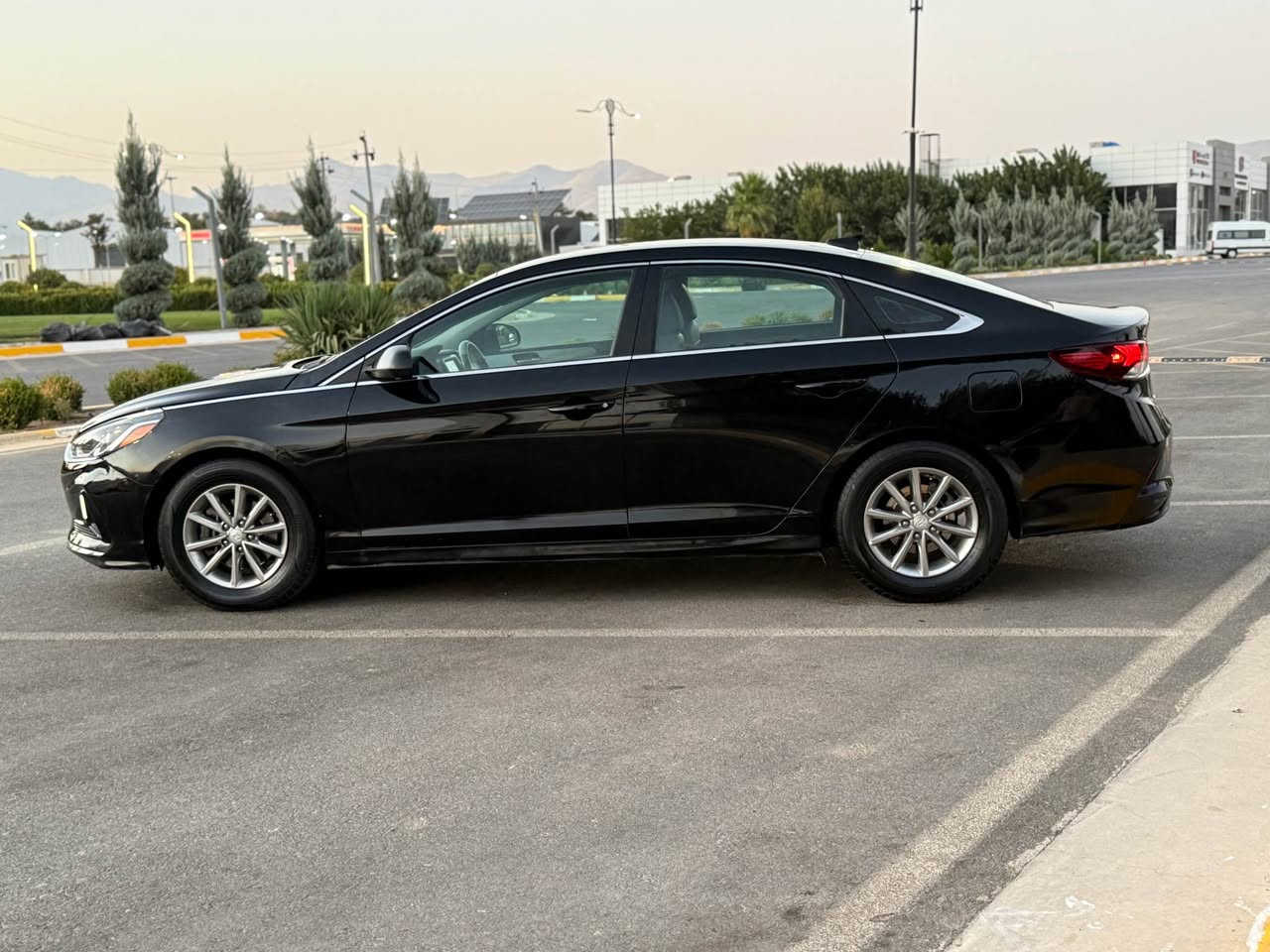 (سوناتا) ٢٠١٩ وارد كندي se
رجاء رجاء بس بيع (***********)
محرك گير بشرت ماشية ٨٠ مايل
سيارة جديد كلش بيها قطعطين بدون دواخل
تخم طايات جديد صدر جديد سيارة جاهز من كلشي
مواصفات معروفة فول ماعدا فتحة و بصمه
بشرت تحويل و غرامة نفس يوم
مكان سيارة (سليمانية)
سعر( ١١٨)$ بيها مجال كلش بسيط السليمانية, العراق
