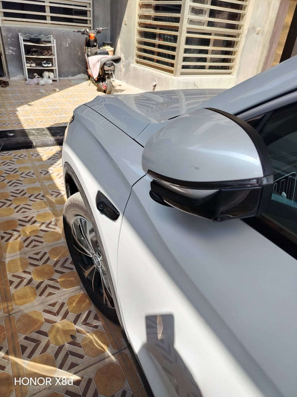 للبيع سونك برو ٢٥ سياره جديده ماشيه ١١ الف خابط كهرباء بانزين الشحن ٧٥كيلو بغداد سعره ٢٨ للاستفسار واتساب ***********

نص مكتوب في الصور:
- HONOR X8d