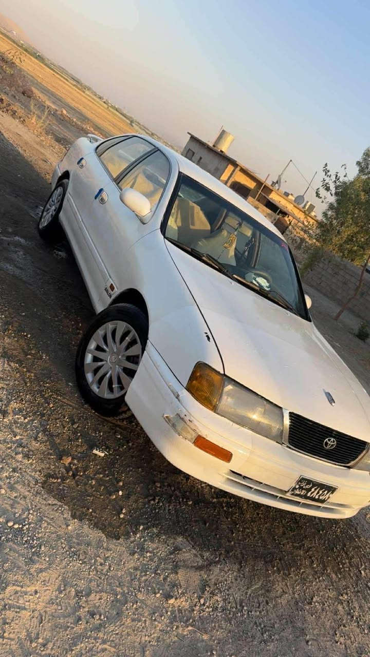 سەرەتا بەناوی خوا ئەفەلۆن مۆدیل ١٩٩٩ 
سەیارەکە ڕێکوو پێکە گێڕ و مەکینەی بێ موشکیلەیە 
گێڕ ئۆتۆماتیکە 
جام کارەبایە
سەیارەکە بەس ماشەڵای ئەوێت  
قوفڵۆ کۆتایی ١٦ گەڵایە دینارێ کەمی نیە
ڕەقەم تەلەفون ***********
