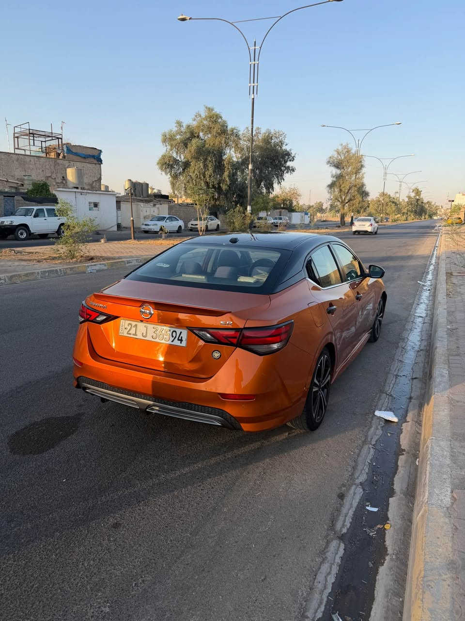 نيسان سنترا موديل2021 سياره فول سقف اسود ضررها جاملغ وبونيد وبراس شاصي تعديل ومكانين بارد سنويه وهزه كله جديد ودفتر بانزين مكان سياره كركوك سعرها 115 وبي مجال بسيط *********** كركوك, العراق
