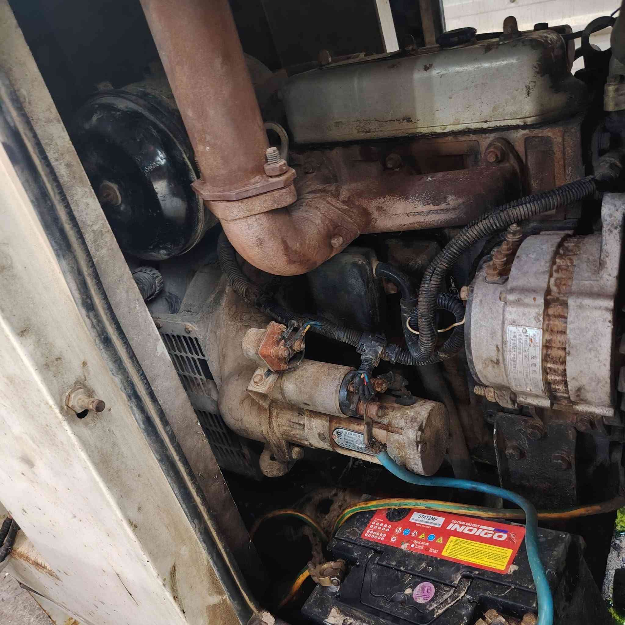 مولد بيركنز 26KV للبيع محرك 3 بستون نضيفه عالشغل باتري جديد دهن جديد مي اخضر صالنصة جديدة ابيعه بلاش رقمي *********** /***********
