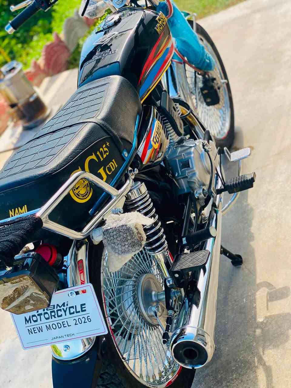 سلام حلیك .
بۆ فرۆشتن 
نامی .2026 
مەكینە .125Cc 
چوار جار بە 15 ڕۆژ جارێك ڕۆنی گۆڕاوە 
سفرە سفر كەم ئیشی كردوە 
دەنگ دوكەڵ بوخار ڕۆن دان چەوری هەمووی بە شەرت 
گشت گیانی بە شەرت یەك دینار مەسرەفی نیە دەقی شەریكە 
3 مانگە دەركراوە 
مەنەفێست ئەقد شەریكە 
دوو سویچ بیلادی دوو بەسمە بیلادی بەس ئاگری ئەكاتەوە سلف نیە 
تەقە و ڕەقە بە شەرت 
شوێن . حاجیاوا . ڕانیە 
ژ.م *********** 
بۆ سحریش نامە یان تێل بكەن 
ئەگەر موشتەری نیت پرسیار مەكە لەگەڵ ڕێزم .🤍
