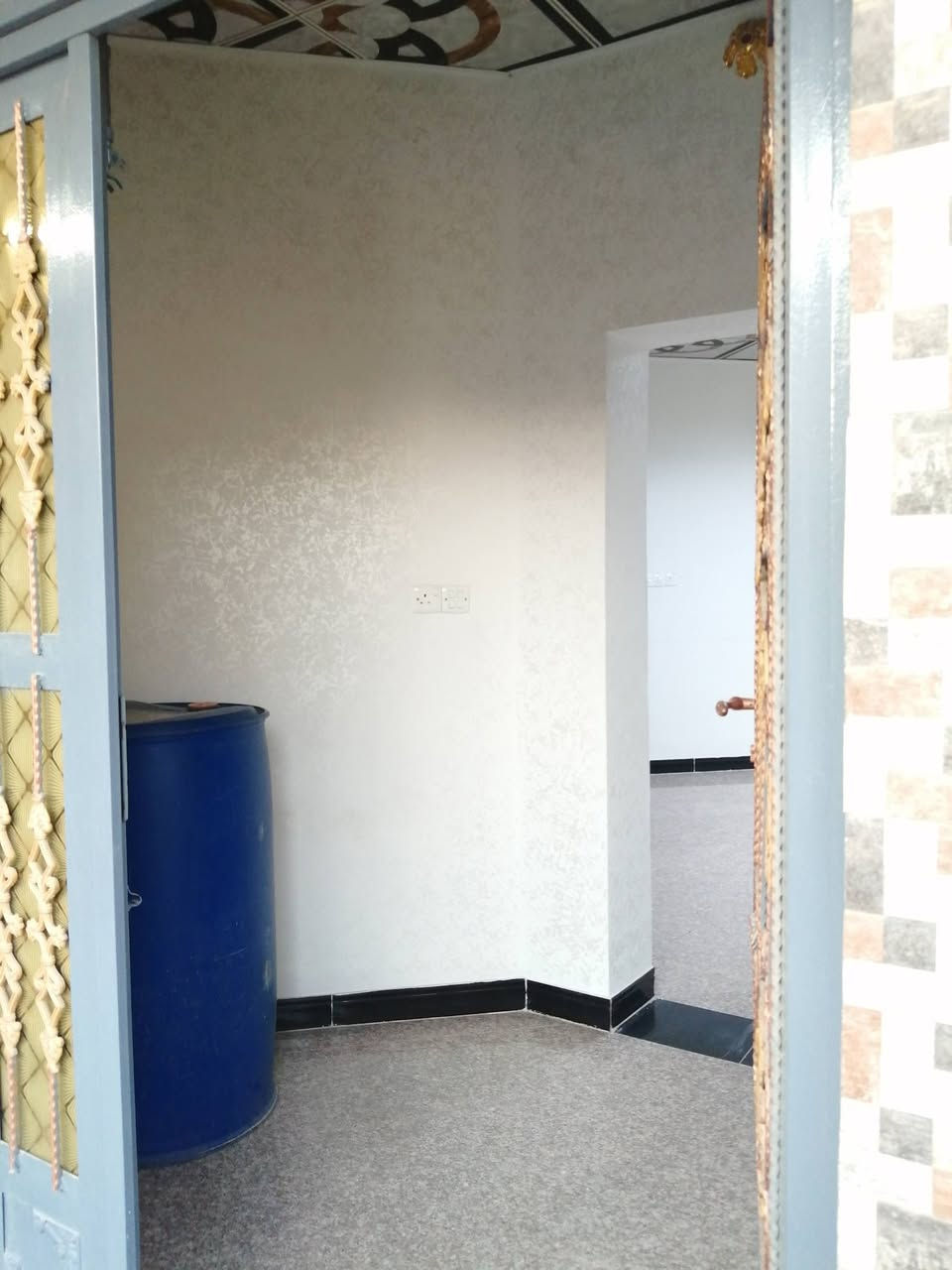 🏠بيت #للبيع في الفلوجة حي الشهداء قرب مرطبات مشمشة .
📍البيت طابق واحد غرفتين نوم واستقبال وصاله ومطبخ .

✨ تفاصيل العقار:
🔹 المساحة: 250 متر  .
🔹 السند: طابو صرف (ملك) بأسم شخص واحد. 
🔹 موقع ممتاز جميع الخدمات متوفرة .

💰 السعر: 140 مليون وبي مجال. 

📞 للتواصل والاستفسار:
*********** واتساب 
او مراجعة مكتبنا #مكتب_البيان_للعقار الكائن في الفلوجة حي الشهداء شارع مرطبات مشمشة
