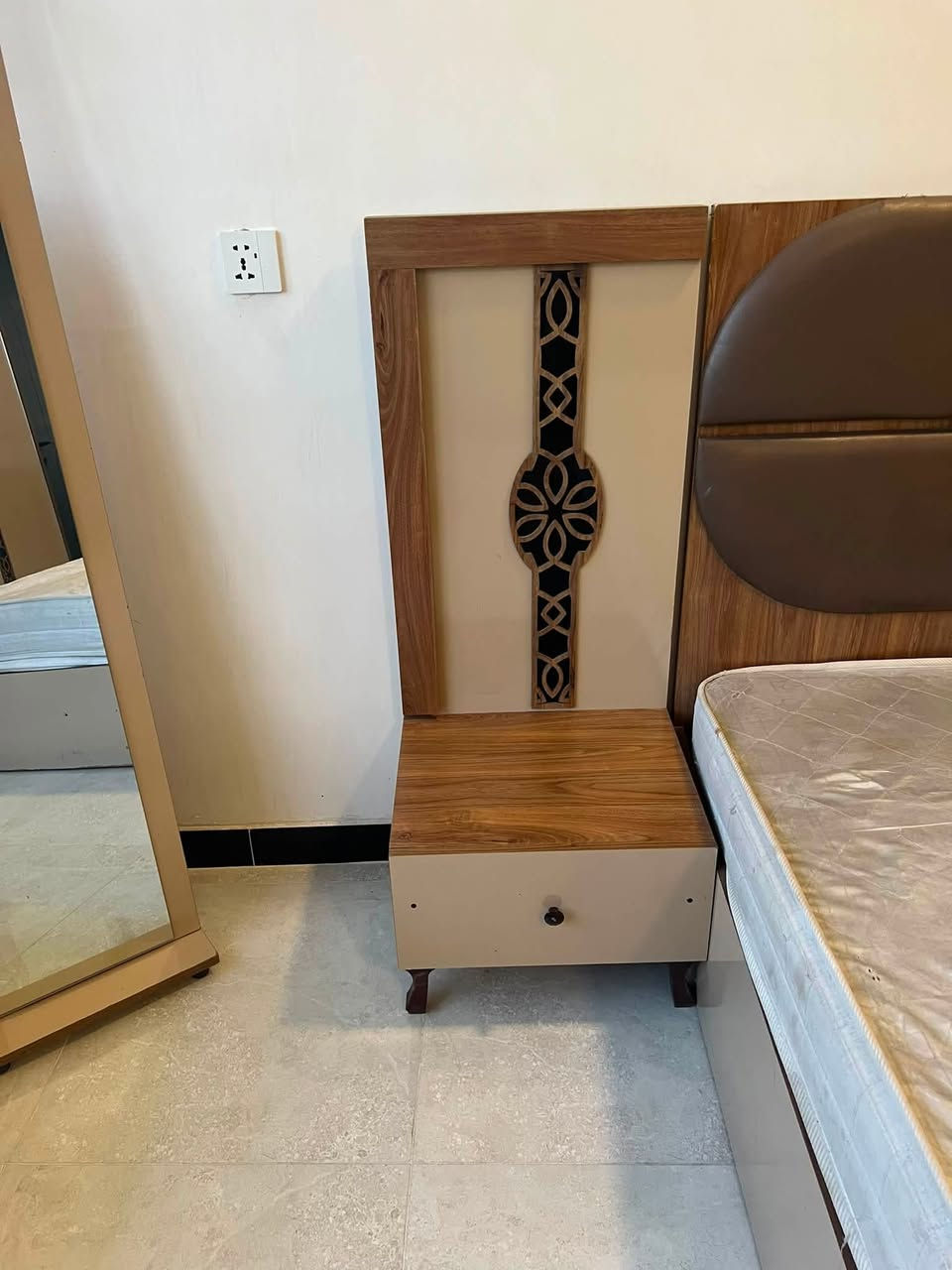 غرفه 7 قطع للبيع ب 300 وبيه مجال مستعجل ع بيعتها ***********

