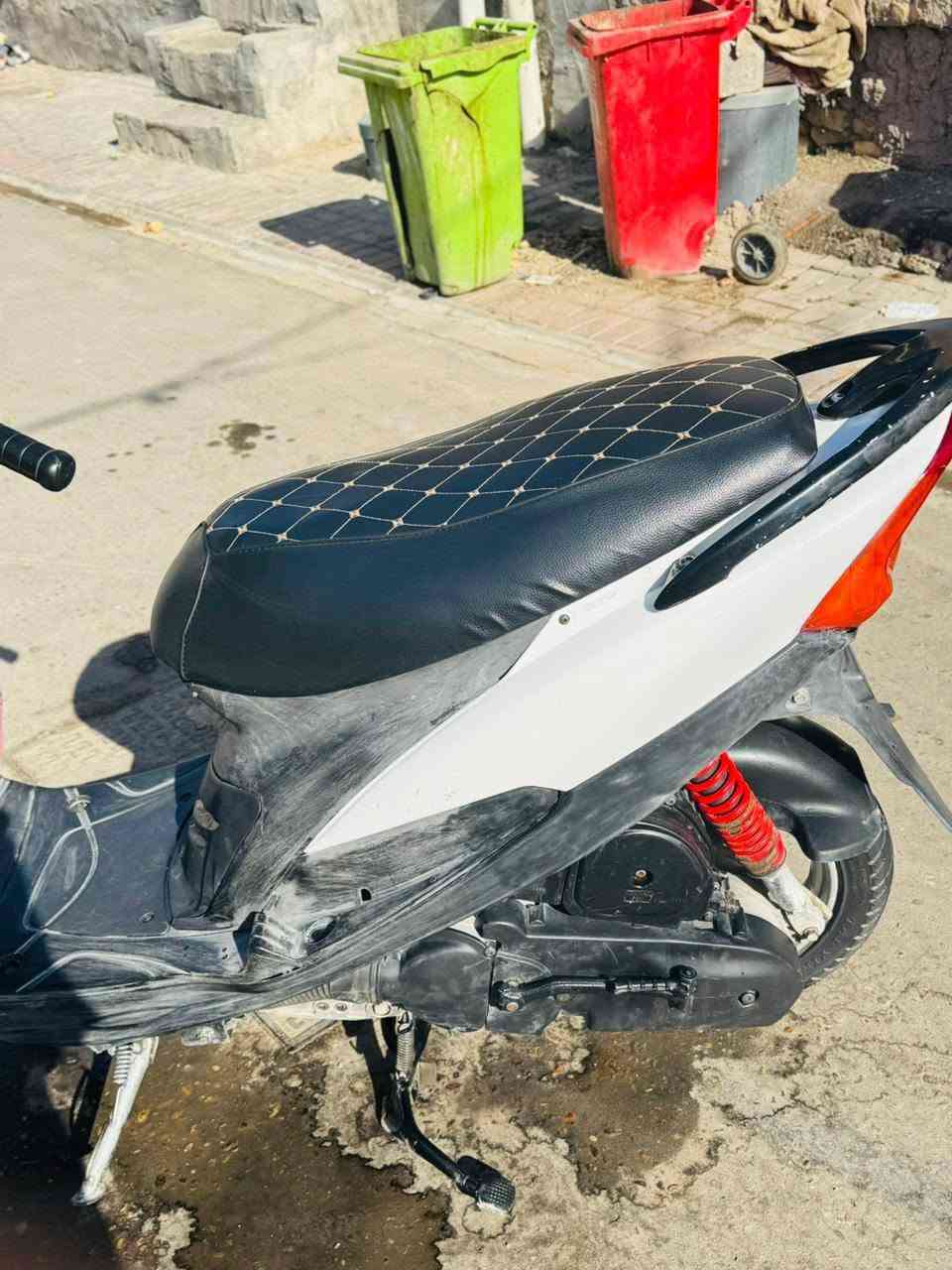 دراجه للبيع امبدل بيه ولفات شغاله سلف  لايت اشاير شغاله سعر 500 وبيه مجال مكان الحمزه  الشرقي  

***********

