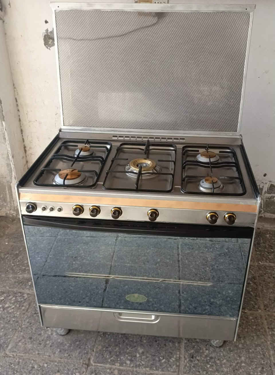 طباخ كريازي شغال علئ الفحص  ***********
