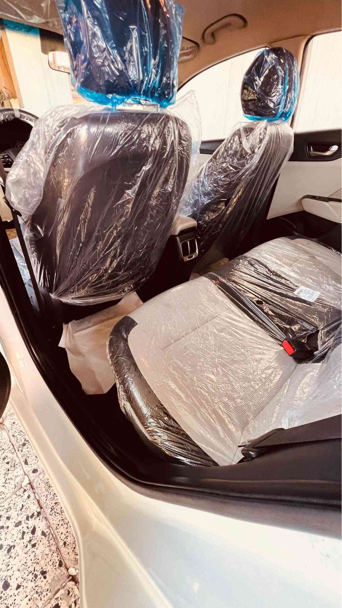 للبيع هونداي اكسند خليجي موديل 2019كلين بدون صبغ بي مكانين بارد صغار كير محرك بشرط جديد جدا اقتصادي بشكل تبريد مركزي قطعتين اشاير بالمرايات لايتات متحركة مضاف اليها شاشه كبيره صوره وصوت وكامره دوارة سنويه هزه فحص كله جديد لحد 31 السعر 123 وشويه مجال مكاني كركوك للاستفسار *********** كركوك, العراق
