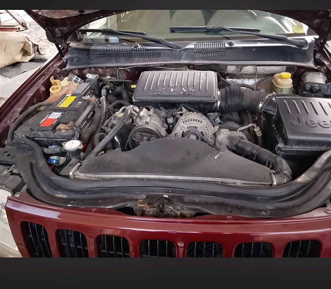جيب شيروكي ليمتد ثمانيه سلندر v8  سياره نظيفه الاصفاح موس هيج لزمه ايد ما بيها السياره سليمانيه  وصاحب السياره السنويه بسمه بسماوه  السياره تبريد يوصل للجنطه  الداخل جلد اسود زلغ مابي والسياره معروضه ٦٥