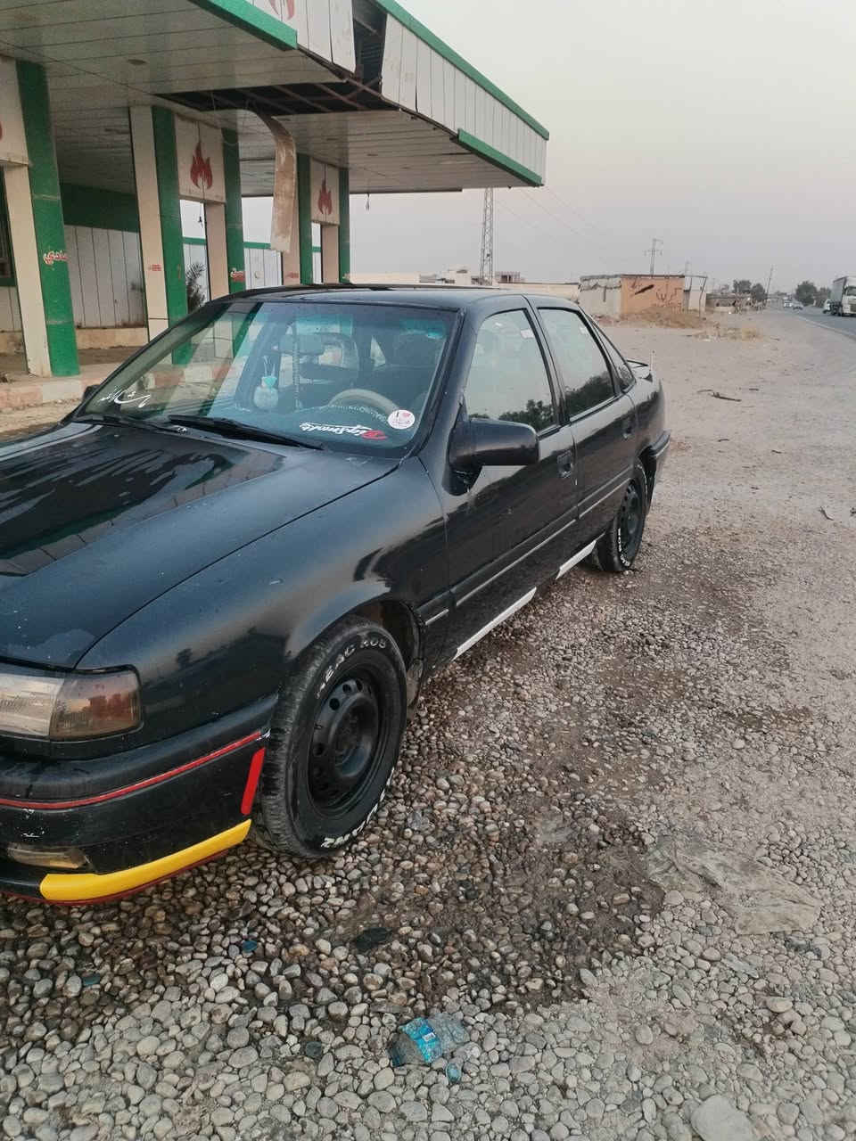 سياره فيكترا للبيع موديل 95 محرك حجم 18 سياره نظيفه حيل فيها دفتر بنزين السعر 42 وبها مجال المكان داقوق استفسار اتصل ***********
