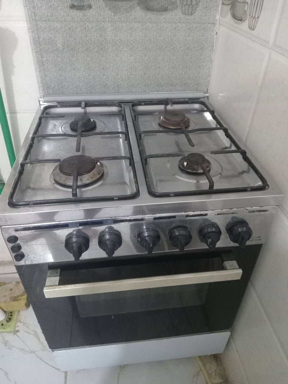 طباخ • نضيف • شغال