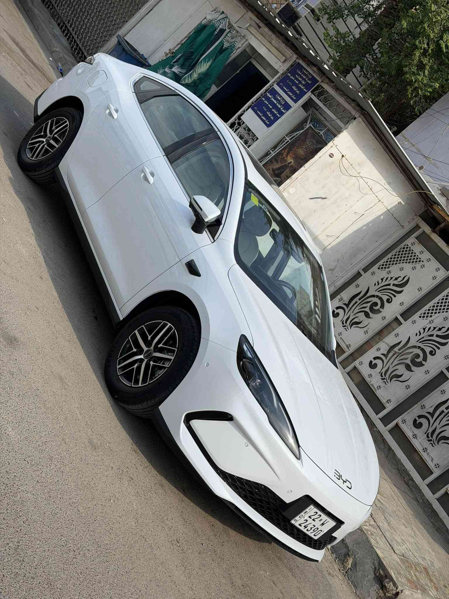 بي واي دي • ماكو تفاصيل