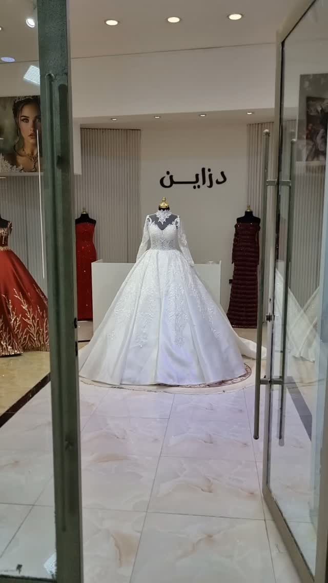 (دزاين): تألقي بسحر خاص مع دزاين ✨👰
لعروستنا المتميزة، نقدم لكِ أرقى بدلات الأعراس بتصاميم حصرية تجعلكِ نجمة الحفل.
📍 الموقع: [حله شارع الجمعيةمجمع بيروت الطابق الثاني]
📞 للحجز والاستفسار: [ ***********]
​من دزاين.. حيث يبدأ الجمال.

