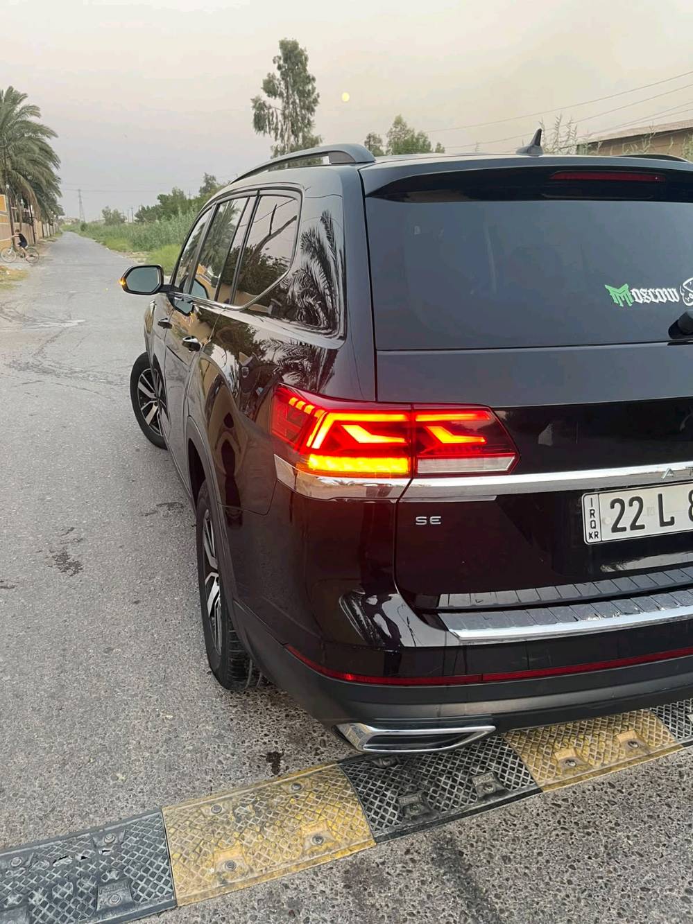 سلام وعليكم سياره اطلس البيع  موديل 2022 رقم اربيل جديدة مكينه 4تيربو  ماشيه 55 وسعره 195 وبيه مجال غليل  مكان سياره بغداد 
 رقم صاحب سياره ***********