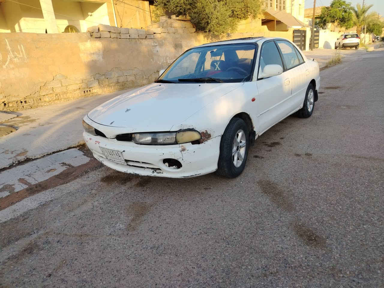 السلام عليكم اعادت النشر بسبب الوعود الكاذبه للبيع او مراوس حسب القناعه مسبوشي كلنت موديل 1993 جاهزه كير محرك تبريد تدفه صدر تايرات نص عمر كهربائية كلها شغاله كشر شوف العين بلادي  ترايك للبصره جاهزه ماتصرف عليها ربع مكان السياره تكريت الاستفسار على الرقم ***********
