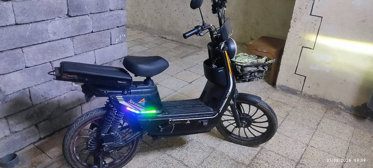 ماطو شحن للبيع ماطور شغال بس شحن مياخذ وبي بطاريتين واكفات السعر 100 ***********
