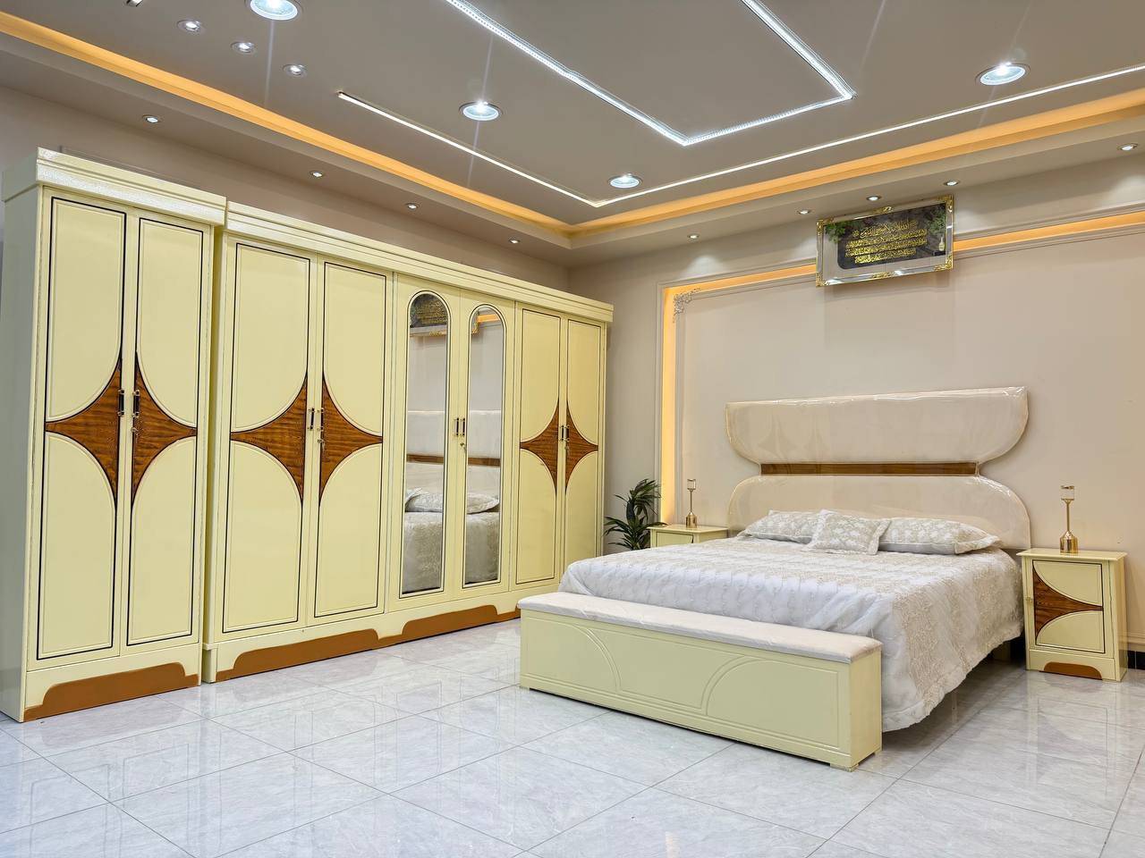 نجارة عراقية • ٨ قطع • سرير ٢٠٠×١٦٠