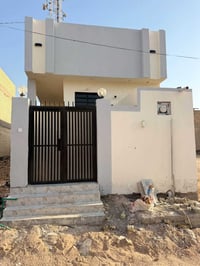 حي النداء منطقه ٥٣ • بيت ١٠٠م • مفتوح على شارع ٦٠