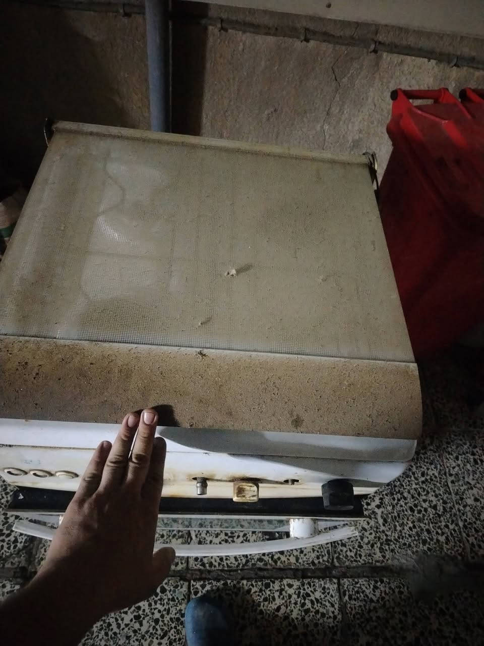 طباخ ٤ عيون شغال مع فرن ٥٠ الاتصال على الرقم ***********
