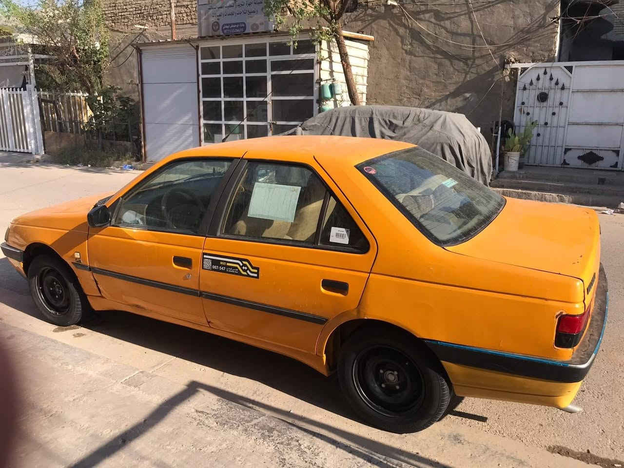 سلام عليكم بيجو للبيع موديل ١٧ حادثها صندوق كامل السعر ٣٢$ وهذا رقمي ***********
