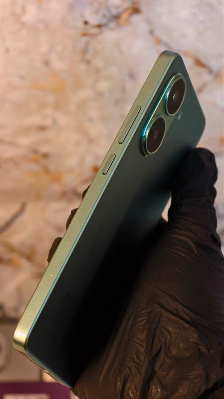 بوكو x7pro
ذاكرة 256
كامل غراض حيل نظيف
سعرة 380
متوفر ✅ 
حجز بيع مراوس واتساب ***********
