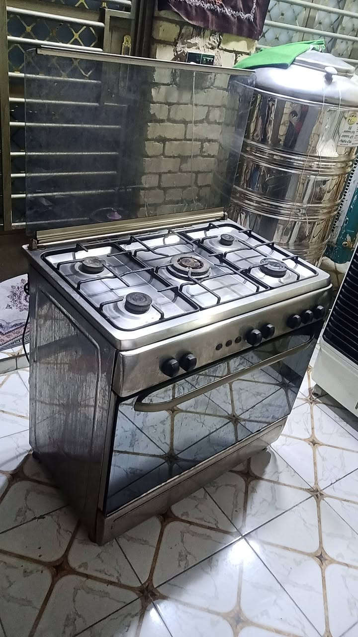 هطباخ البيع ماعرف نوعه بس دكمه مال فرن عطلنه سعره 175 وبي مجال بصيط مكان الحسينيه راشديه ***********
