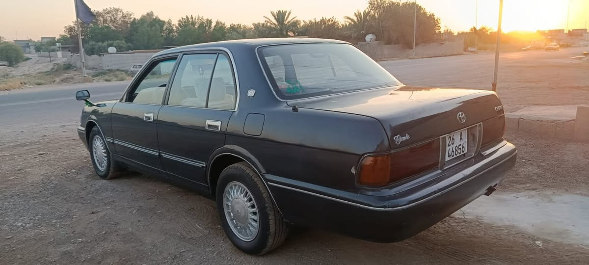 سلام عليكم 
كراون ارنب طويله
موديل 94 صلاح الدين 
محرك فيفيتي 2500
مكان سياره ديالى حمرين 
سياره صبغ عام؟
تبريد شغال 
رقم الهاتف 
***********

