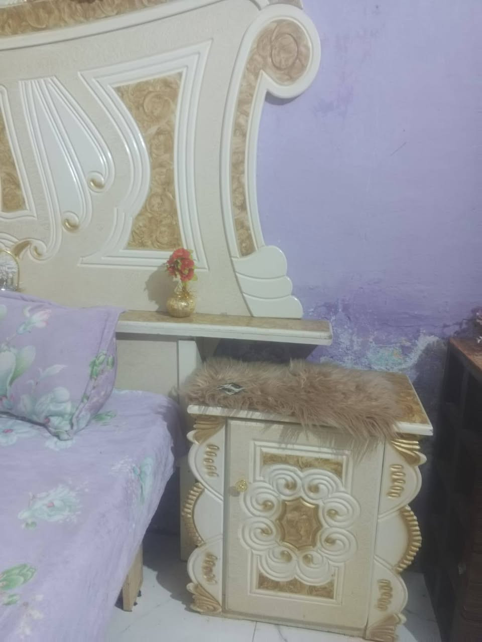 سلام عليكم غرفه نوم للبيع  نضيفه سعر 700وبيه مجال بسيط مكان ناصريه مركز للستفسار***********
