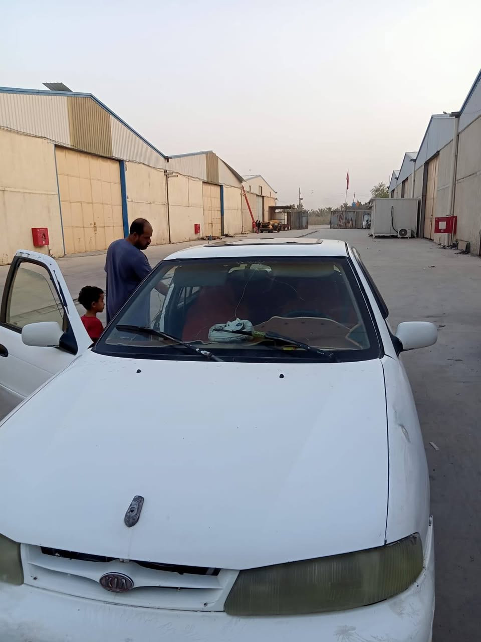 سلام سياره سيفيا موديل 96 محرك وكيرعادي خير من الله السعر 32وبيهه مجال المكان جسر ديالى قريه عشره ***********
