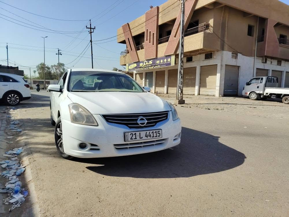 نيسان التما موديل ٢٠١٢ خليجي
سياره نظيفه و حلوه 
داخل بيجي 
كير محرك شرط
سنويه رقم جديد
تحويل اب شرط
اربع وياله و طاريات جديد
مابي حادث
صبخ عام بلادي تكسي   فقط بدون معجون بدون تبديل فقط جمالي
سعر ٧٥ مجال  بسيط للطيبين 
مكان سياره كركوك 
رقم *********** كركوك, العراق
