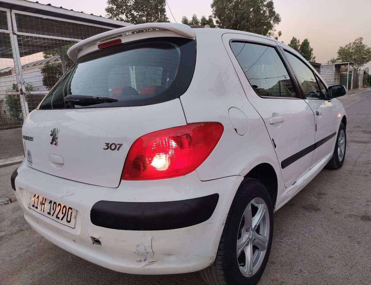 السلام عليكم بيجو 307  موديل 2005 السياره بدون صبغ قفط بيهه الدوسه صبغ
صدر أمامي خلفي جديد
كير مكينه تبريد مكفولات
مكان السياره الحريه أو البياع
السعر 48  بيهه مجال قليل
للاتصال ***********
