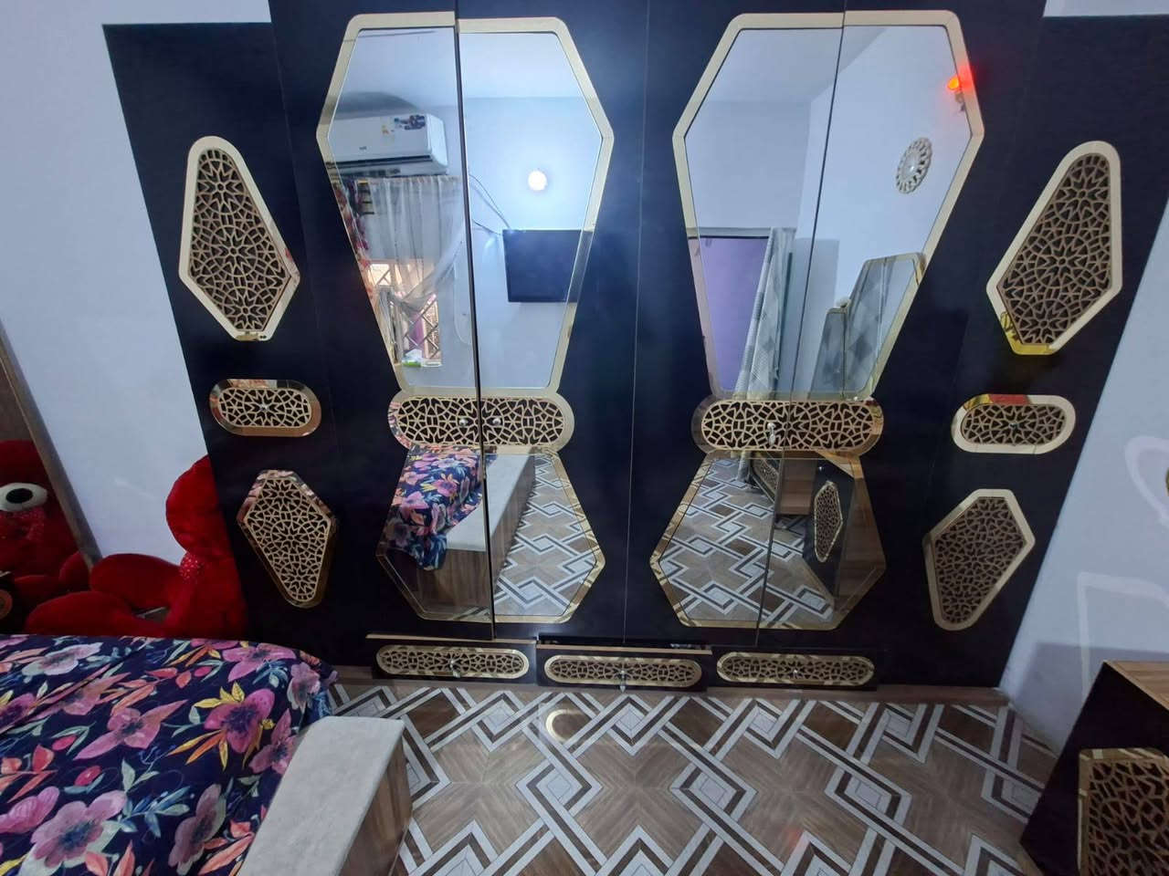 غرفه نوم حديثه اخت الجديده موقعه الف دار كربلاء للتواصل واتساب +964 776 765 5886
