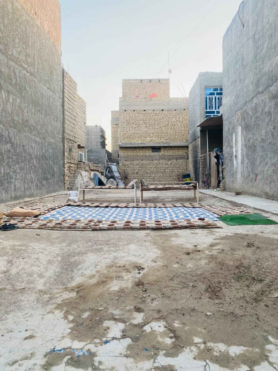 مقابل محطة الغروب • أرض ٤٠٠م • قطعة فارغة ٢٠٠م