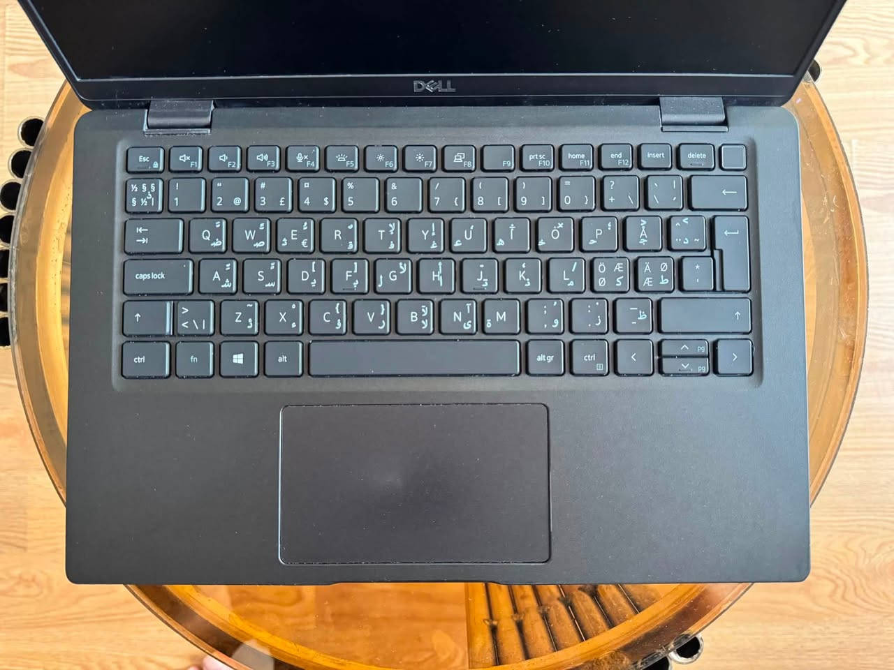 السلام عليكم
لابتوب  DELL LATITUDE 7420 كور اي سفن  جيل 11 سوبر سلم كلش نحيفة مصنوعة من الياف الكاربون 
مواصفاتها
CORE i7 1185G7 كور اي سفن جيل  تردد المعالج قوي 3GHZ 11 
RAM 16كيكا ddr4
هارد ssd nvme m.2 256 كيكا
كارت الشاشة حديث intel iris xe graphics (8كيكا)
حجم الشاشة 41.1  ips full hd الوانها كلش حلوة ومشبعة
تحتوي على بصمة وجه face id وكذلك بصمة اصبع finger print 
كيبورد ضوئي 
تحتوى علي منفذ تايب سي TYPE C ومنفذ الشحن تايب سي TYPE C
لابتوب نضيفة كلش ومعتني بيها وبنظافتها 
لابتوب قوية وحديثة وتشغلك كل البرامج الهندسية والرسم ومنصب اوتوكاد ٢٠٢١ وبرامج الفوتوشوب 
مكاني بغداد المنصور قرب كلية المامون
السعر 550الف  ***********
