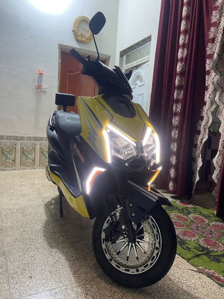 سلام عليكم دراجه شحنه بعته جديده صارله شهر ونص من مطلحه من شركه دراجه موديله ٢٠٢٦ بيه ٤سرعات وحجم لبطاريات ٦ بطاريات 🔋 دراجه بيه سويجينً + بصمتين عن بعد دراجه بيه فج مامي وفجً خلفي وبيه بك يعني ترجع لوره مكاني بل رميثه رقمي *********** وبي واتساب سعر مالته خاص + بيع مستعجل
